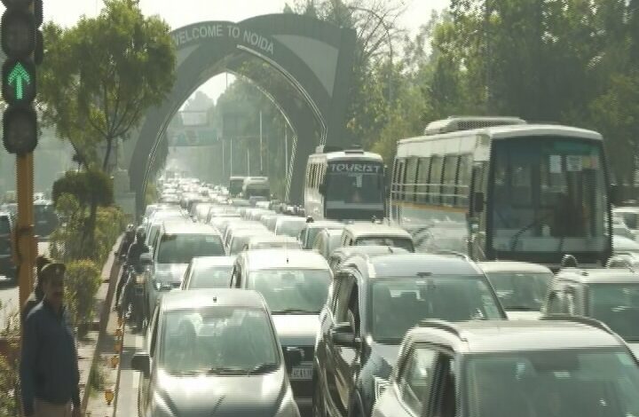 Traffic Jams At Delhi-Noida Border As Cops Prep For Big Farmers' Protests