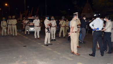 Andhra Doctor, Facing