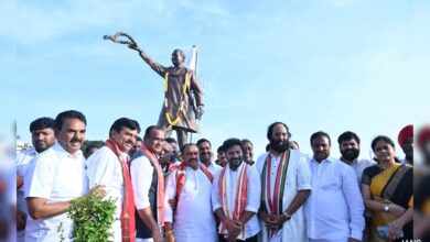 Revanth Reddy Unveils Rajiv Gandhis Statue, Dares KCR's Party To Touch It