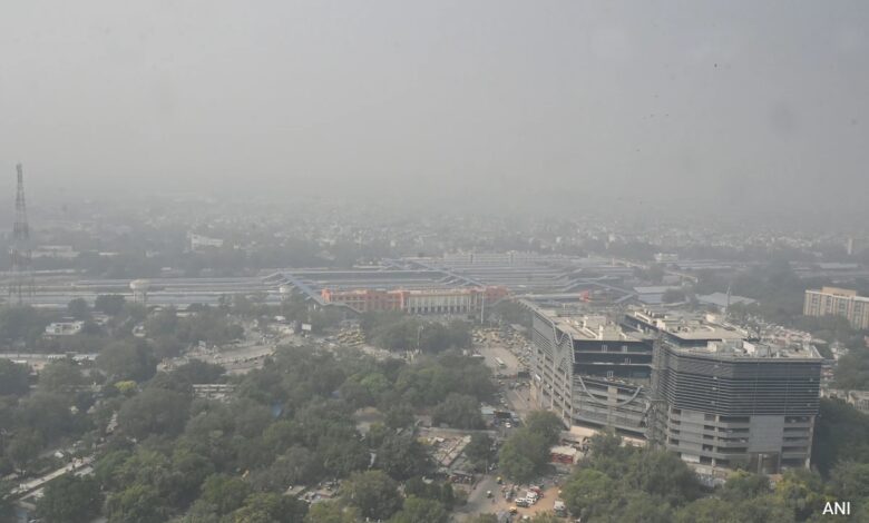 Delhi Air Quality Remains