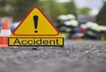 Palghar accident: Three injured as car hits two motorbikes