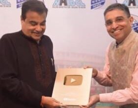 Nitin Gadkari Awarded YouTube's 'Golden Button'