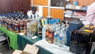 Police in Gadchiroli seize illegal liquor and vehicle worth Rs 3.4 lakh in major