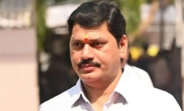 Activist claims Rs 88 crore scam in agriculture department under Dhananjay Munde