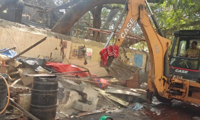 BMC demolishes encroachments on JR Boricha Road near Lower Parel