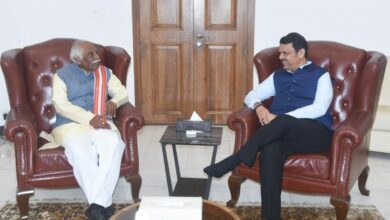 Haryana Governor Bandaru Dattatreya calls on Maharashtra CM Devendra Fadnavis