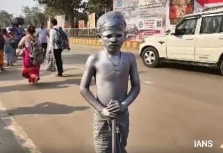 'Nanha Gandhi' Steals Spotlight At Maha Kumbh With Message Of Cleanliness