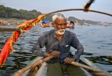 This Boatmen Community Ferries Devotees At Kumbh Since Generations